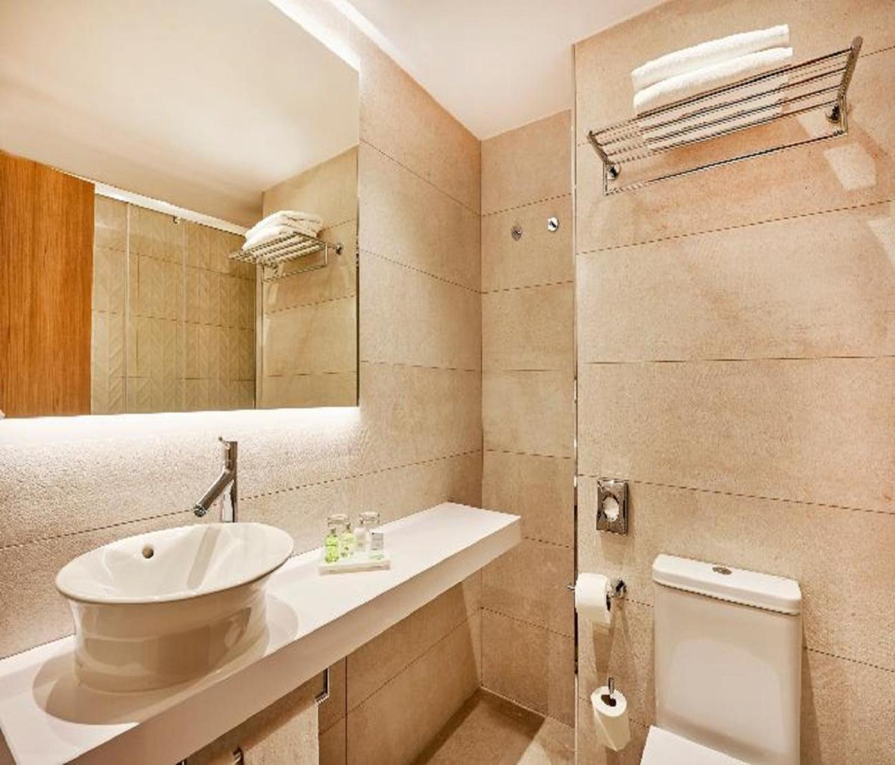Hotel Tu Casa Delhi Airport نيودلهي المظهر الخارجي الصورة